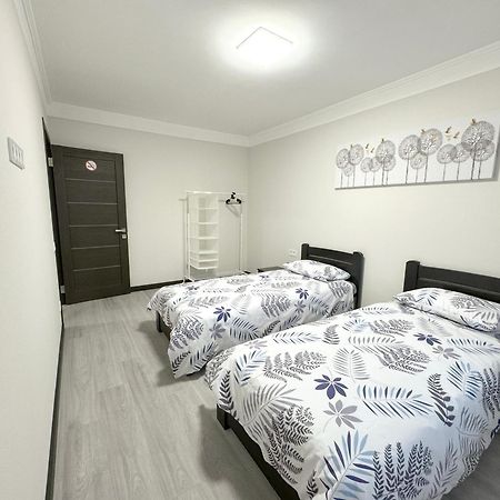 Artal Apartment On Obolonskyi Avenue 16 Kiew Exterior foto