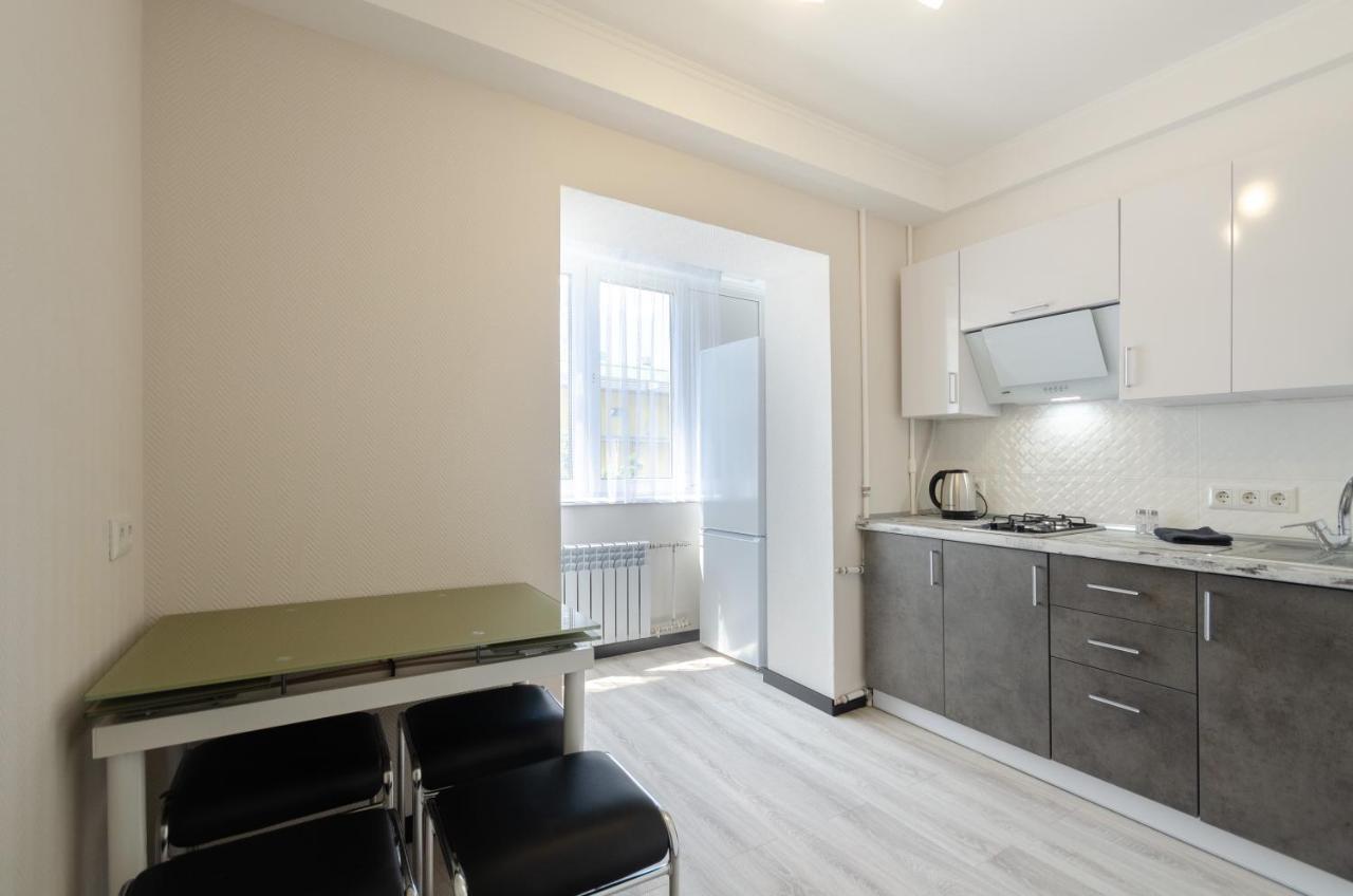 Artal Apartment On Obolonskyi Avenue 16 Kiew Exterior foto